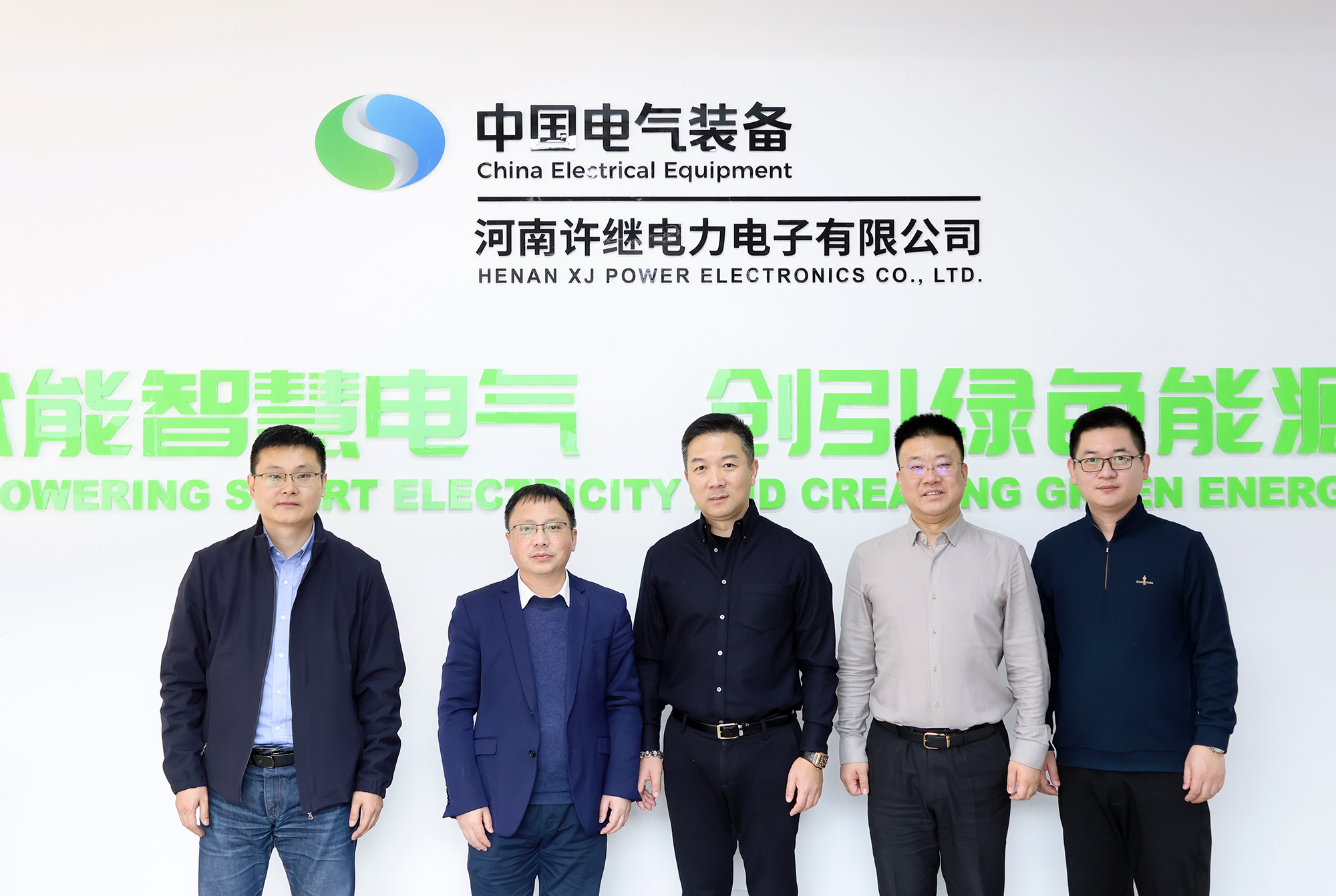 赛晶吃瓜91
与许继电力电子签定协作动向书